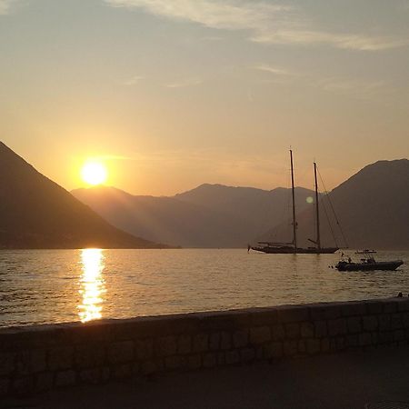 Regina Di Dobrota Appartement Kotor Buitenkant foto