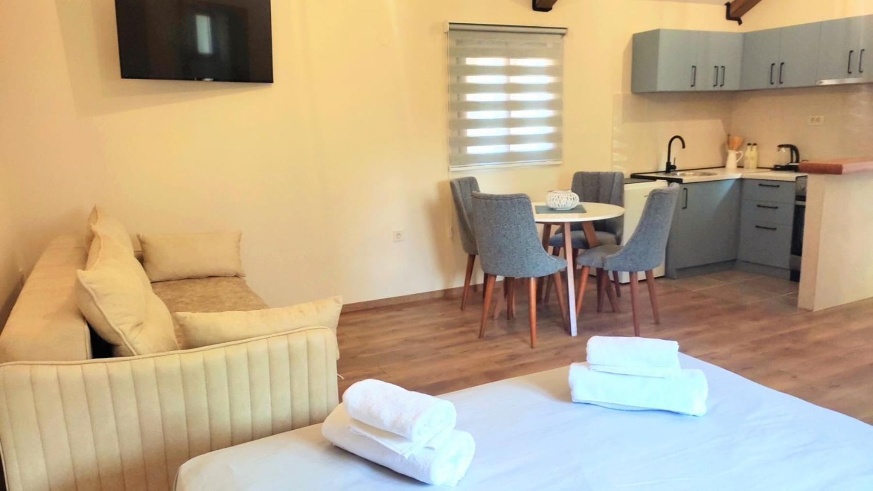 Regina Di Dobrota Appartement Kotor Buitenkant foto
