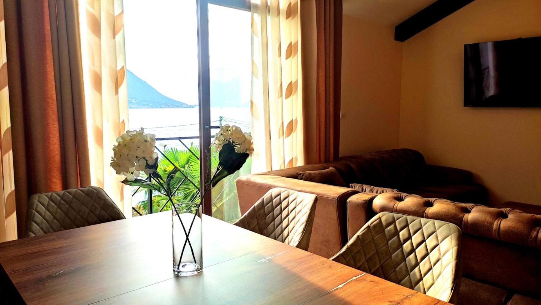 Regina Di Dobrota Appartement Kotor Buitenkant foto
