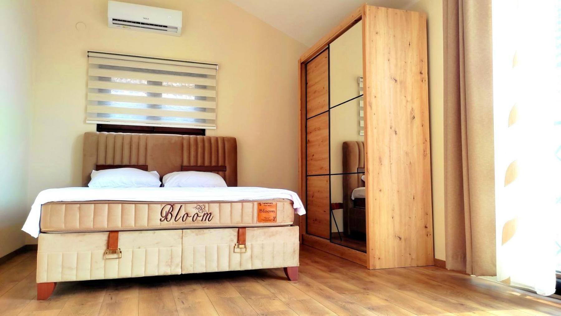Regina Di Dobrota Appartement Kotor Buitenkant foto